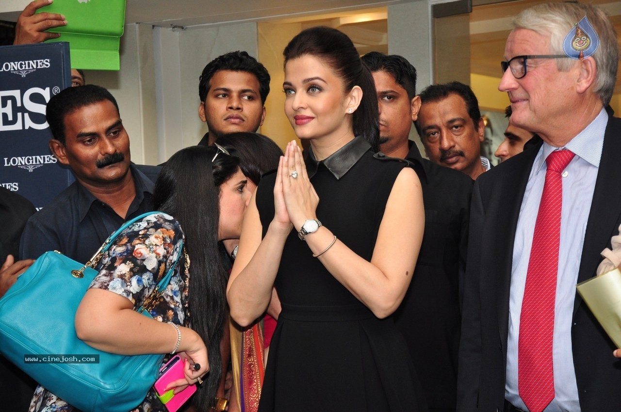 Aishwarya Rai Inaugurates New Longines Boutique - 30 / 37 photos