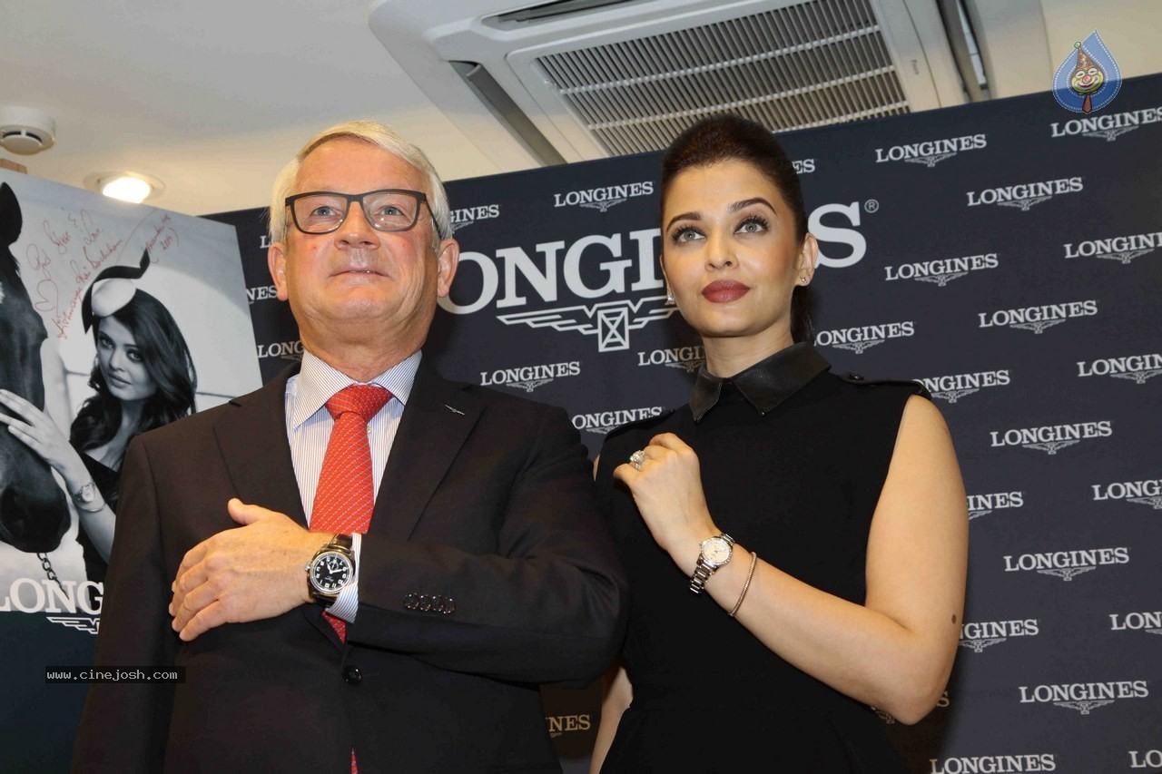 Aishwarya Rai Inaugurates New Longines Boutique - 34 / 37 photos