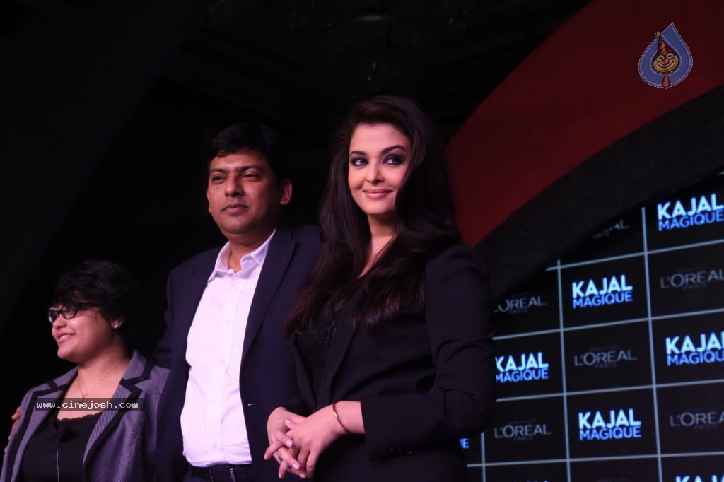 Aishwarya Rai Launches Kajal Magique - 3 / 46 photos