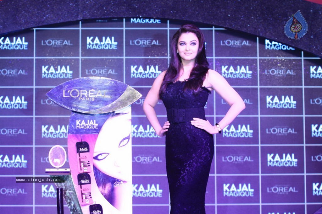 Aishwarya Rai Launches Kajal Magique - 19 / 46 photos