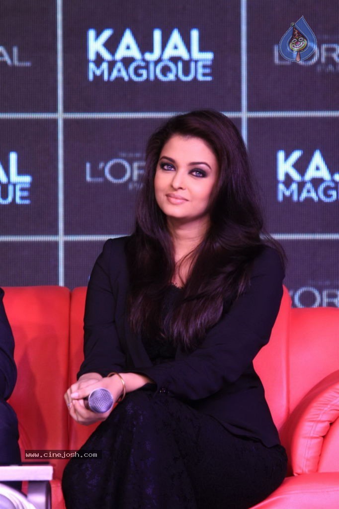 Aishwarya Rai Launches Kajal Magique - 24 / 46 photos