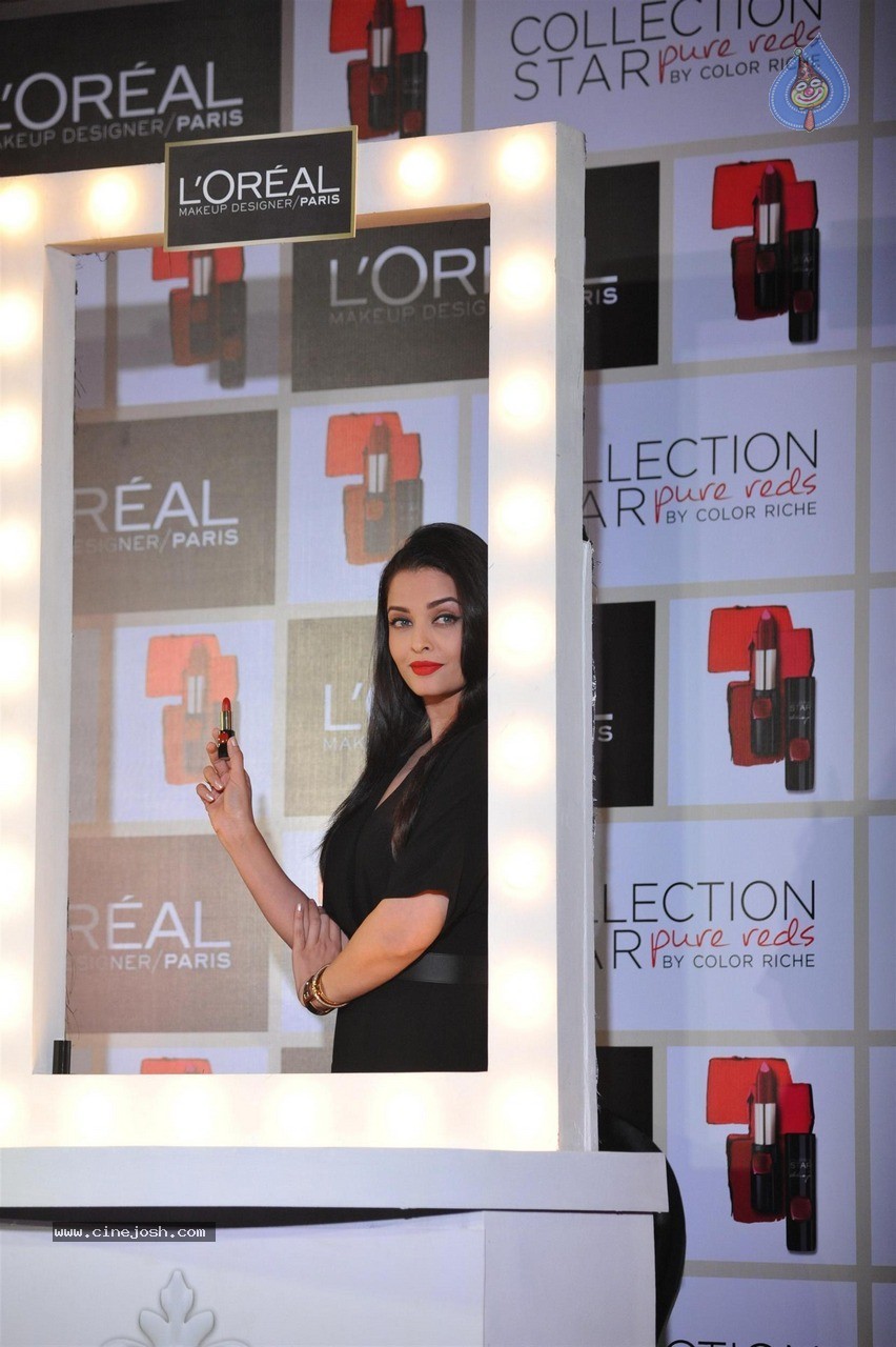 Aishwarya Rai Launches Loreal Moist Matte Lipstick - 10 / 60 photos