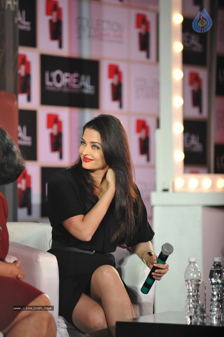 Aishwarya Rai Launches Loreal Moist Matte Lipstick - 13 / 60 photos
