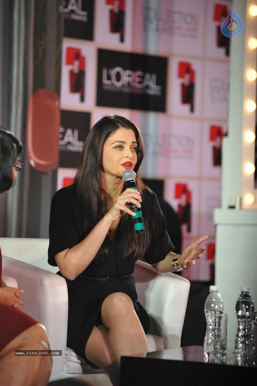 Aishwarya Rai Launches Loreal Moist Matte Lipstick - 17 / 60 photos