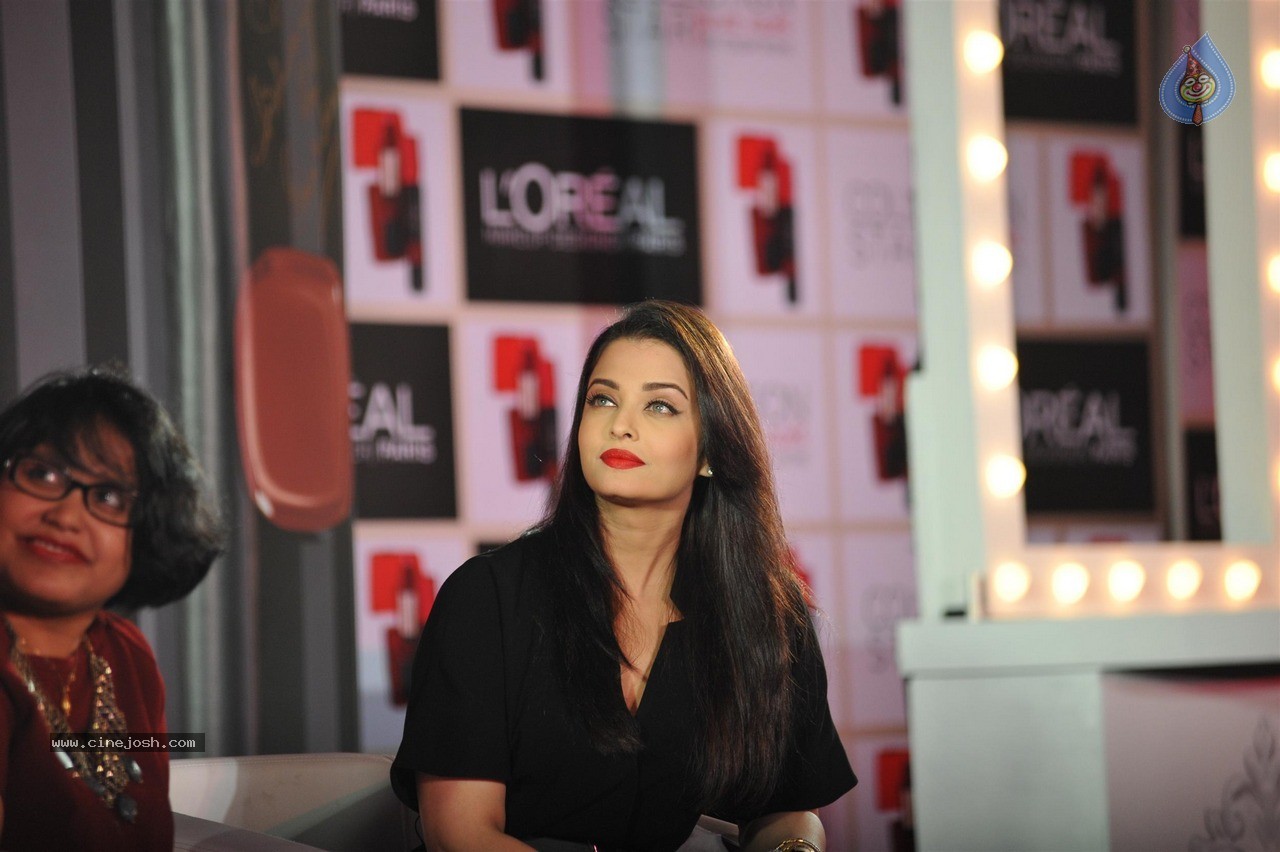 Aishwarya Rai Launches Loreal Moist Matte Lipstick - 19 / 60 photos