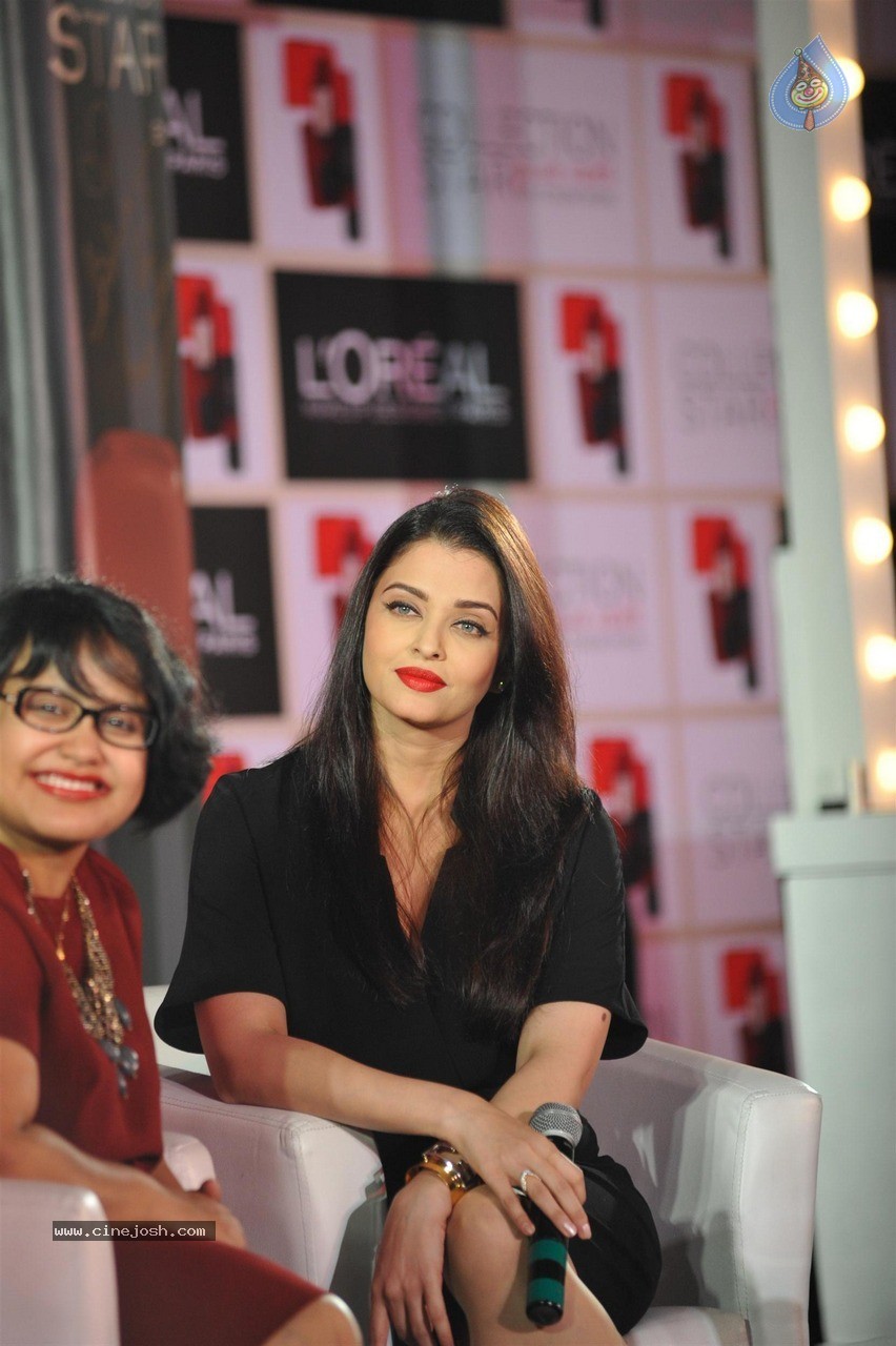 Aishwarya Rai Launches Loreal Moist Matte Lipstick - 34 / 60 photos