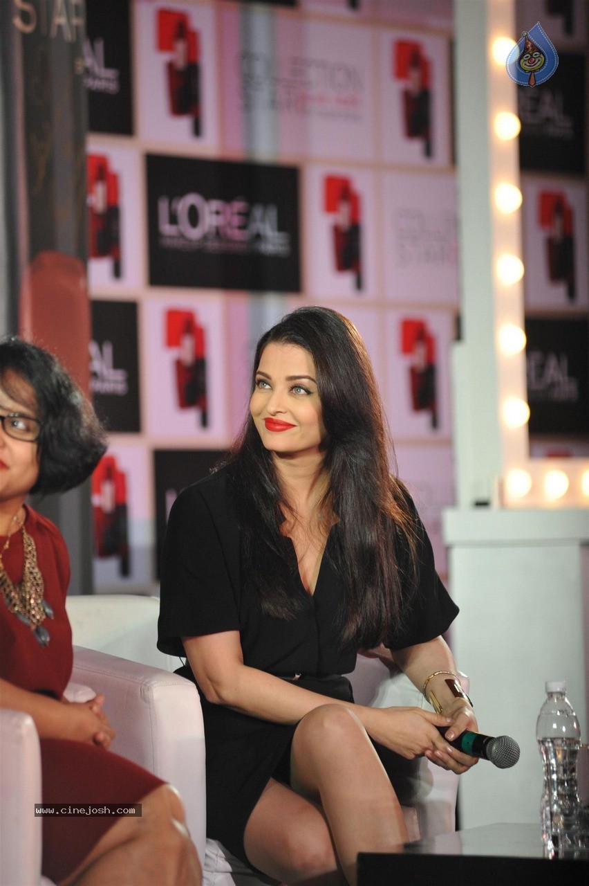 Aishwarya Rai Launches Loreal Moist Matte Lipstick - 35 / 60 photos