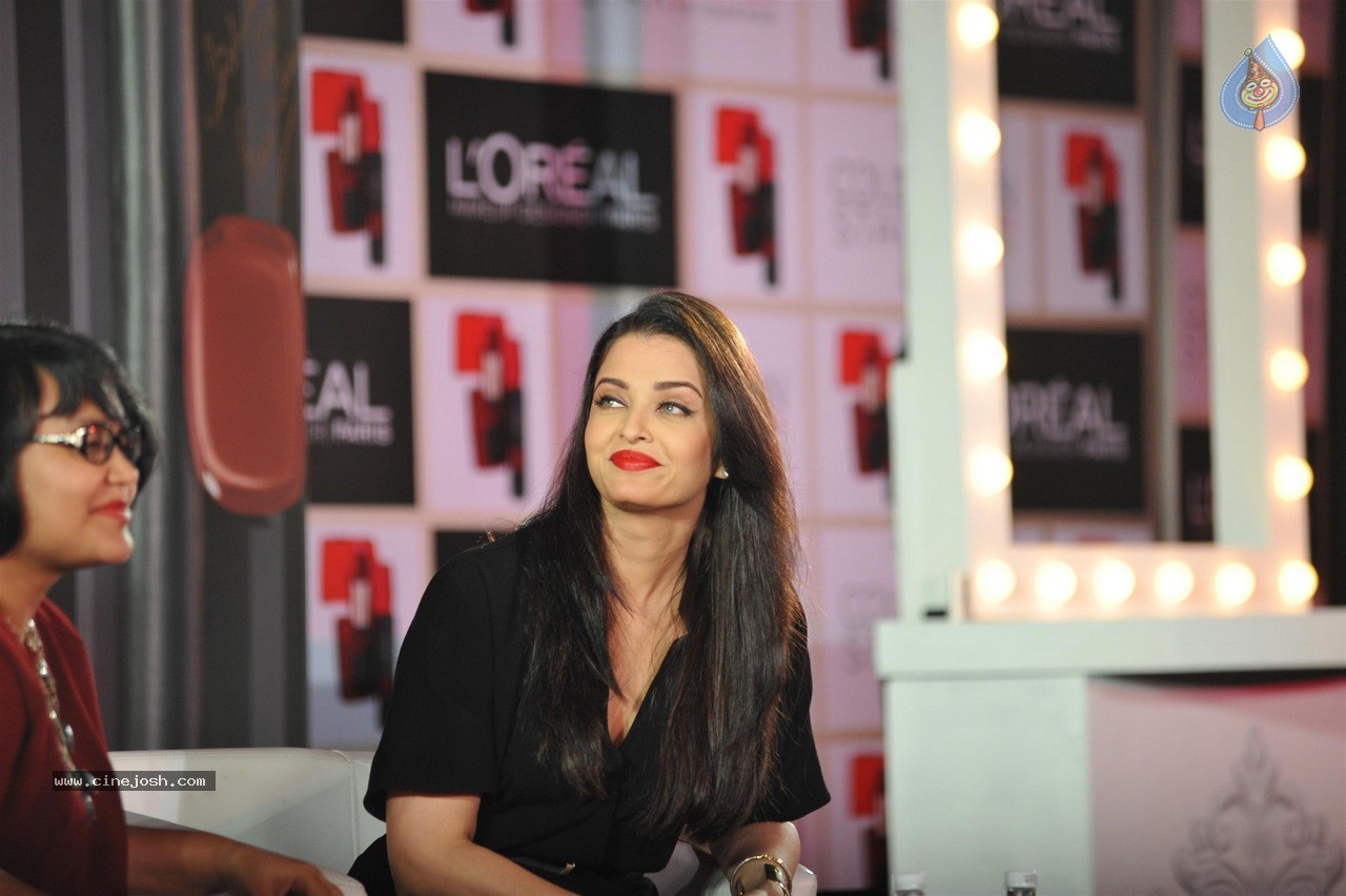 Aishwarya Rai Launches Loreal Moist Matte Lipstick - 44 / 60 photos