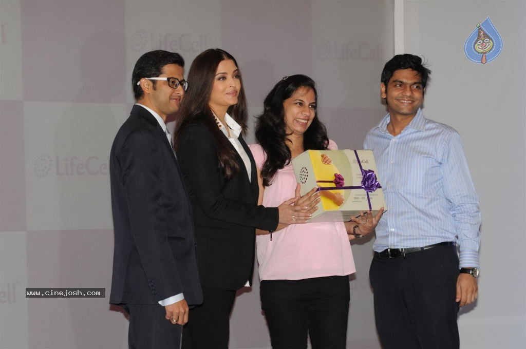 Aishwarya Rai Launches Stem Cell Banking - 28 / 43 photos