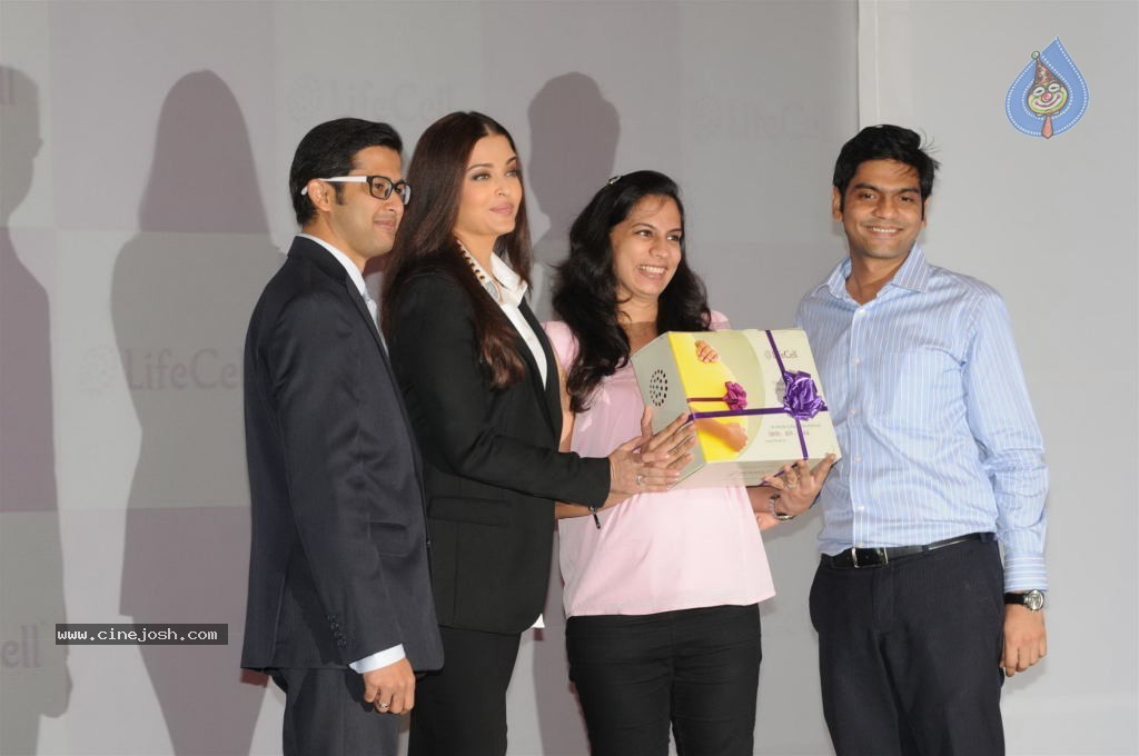 Aishwarya Rai Launches Stem Cell Banking - 38 / 43 photos
