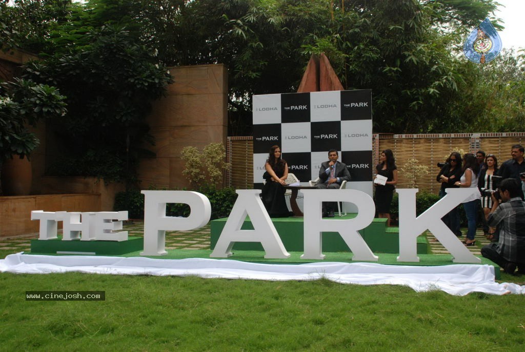 Aishwarya Rai Launches The Park - 3 / 81 photos