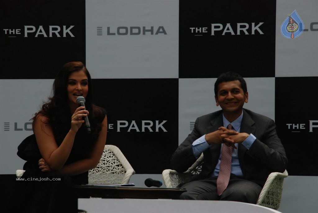 Aishwarya Rai Launches The Park - 55 / 81 photos