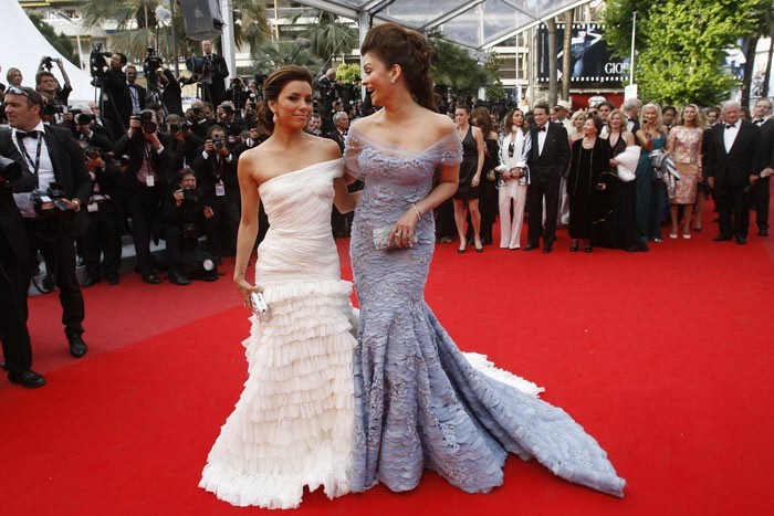 Aishwarya Rai Walks the Red Carpet at Cannes 2010 Event - 1 / 20 photos