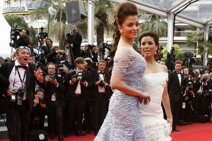 Aishwarya Rai Walks the Red Carpet at Cannes 2010 Event - 4 / 20 photos
