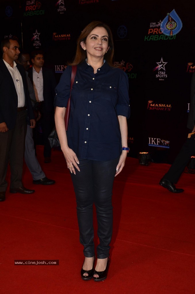 Aishwaryarai at Pro Kabaddi League Finals  - 15 / 40 photos
