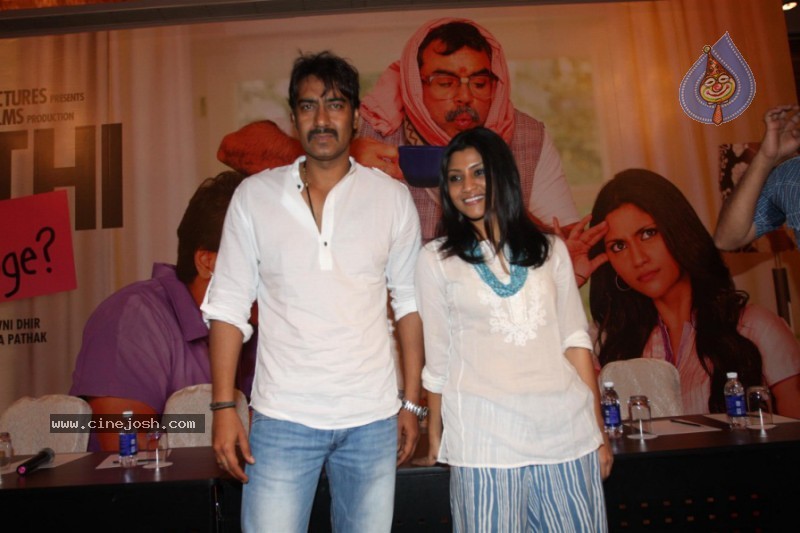 Ajay Devgan,Konkona Sen At Atithi Tum Kab Jaaoge Movie Logo Launch - 4 / 17 photos