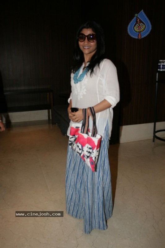 Ajay Devgan,Konkona Sen At Atithi Tum Kab Jaaoge Movie Logo Launch - 14 / 17 photos
