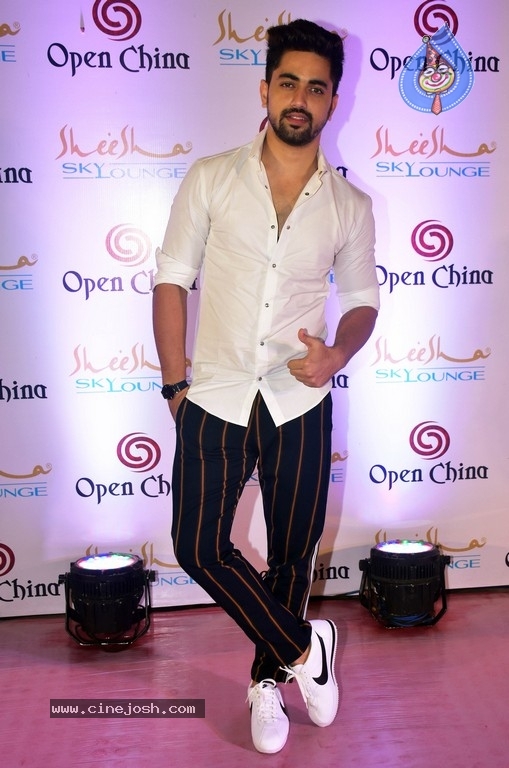 Ajay Devgn At The Launch Of Open China And Sheesha Sky Lounge - 13 / 21 photos