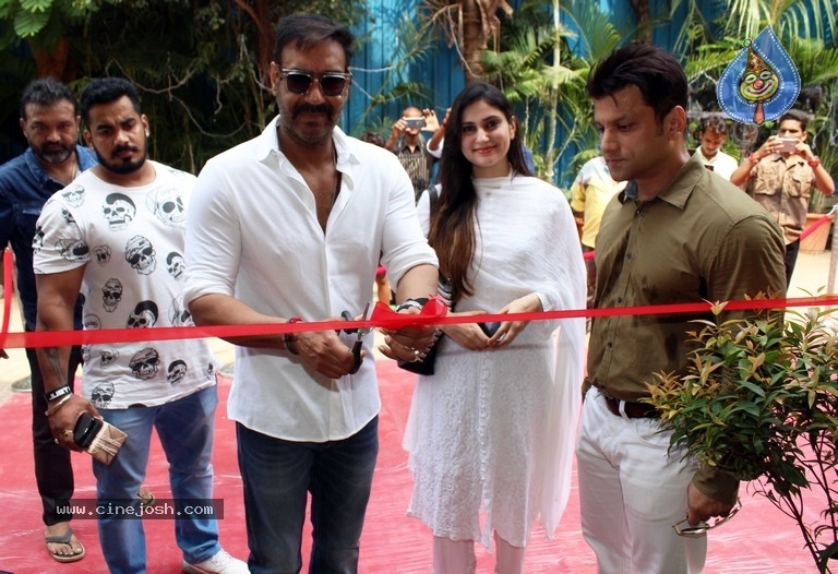Ajay Devgn At The Launch Of Open China And Sheesha Sky Lounge - 17 / 21 photos