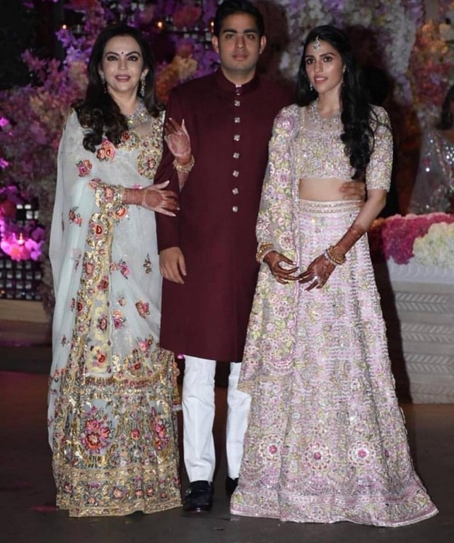 Akash Ambani And Shloka Mehta Engagement Party Photos - 32 / 41 photos