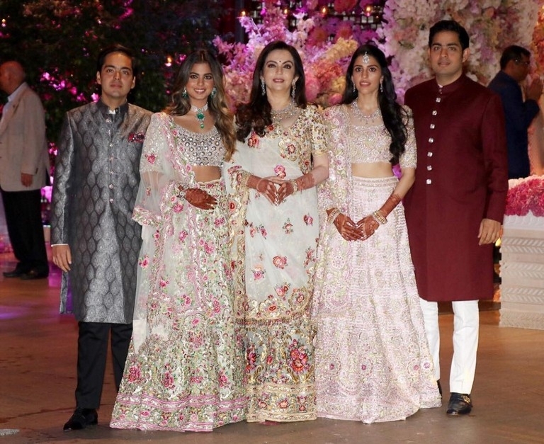 Akash Ambani And Shloka Mehta Engagement Party Photos - 34 / 41 photos