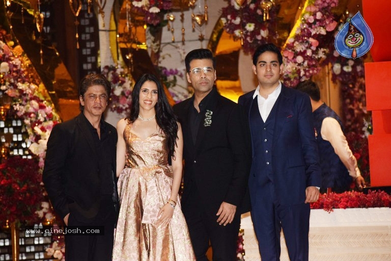 Akash Ambani And Shloka Mehta Engagement Party Photos - 6 / 21 photos