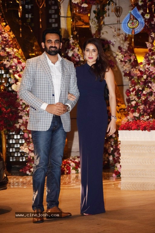 Akash Ambani And Shloka Mehta Engagement Party Photos - 16 / 21 photos