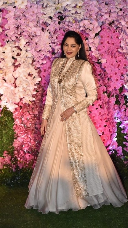 Akash Ambani and Shloka Mehta Reception - 14 / 21 photos