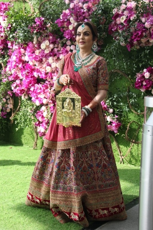 Akash Ambani and Shloka Mehta Wedding Reception - 36 / 38 photos