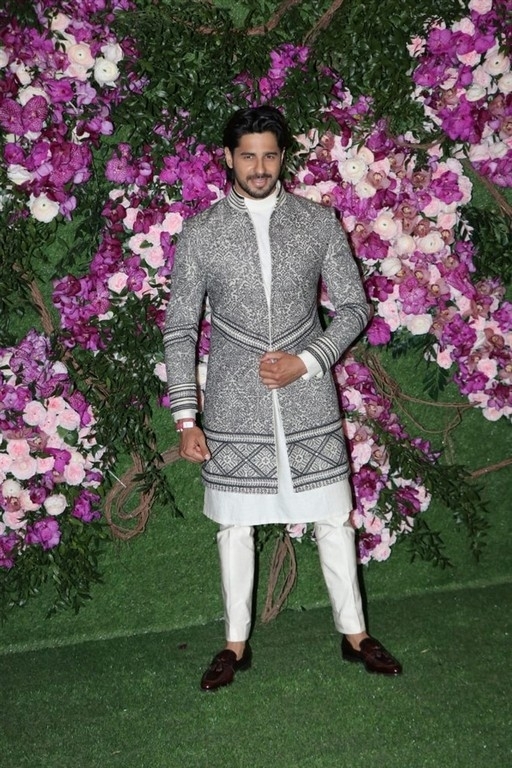 Akash Ambani and Shloka Mehta Wedding Reception - 18 / 43 photos