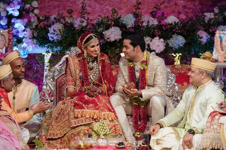 Akash Ambani and Shloka Mehta Wedding Reception - 33 / 43 photos