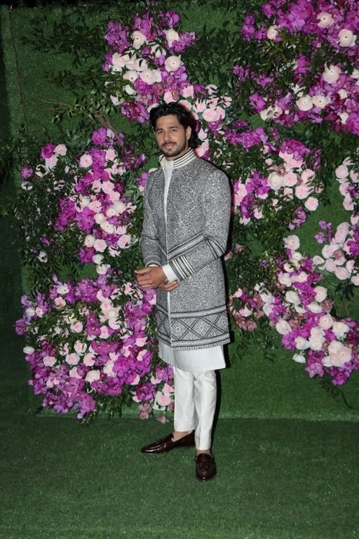 Akash Ambani and Shloka Mehta Wedding Reception - 38 / 43 photos