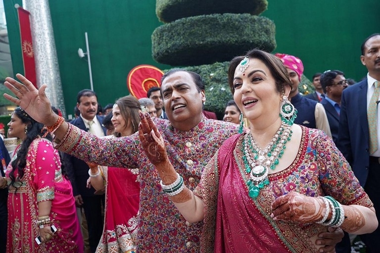 Akash Ambani and Shloka Mehta Wedding Reception Photos - 10 / 40 photos