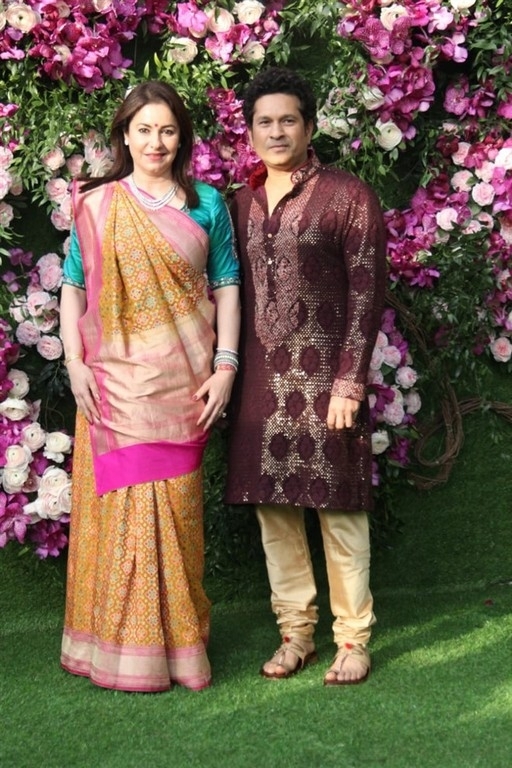 Akash Ambani and Shloka Mehta Wedding Reception Photos - 13 / 40 photos