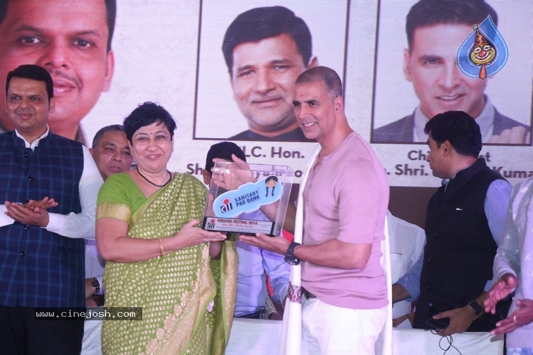 Akshay Kumar At Versova Festival 2018 Photos - 2 / 12 photos