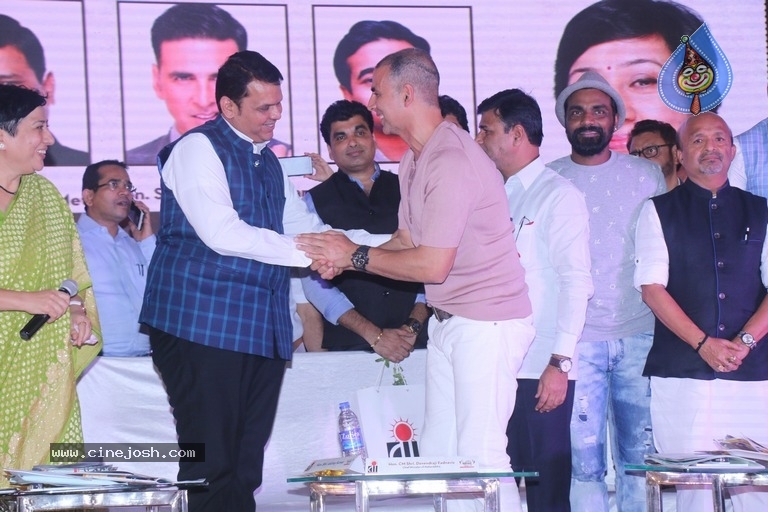 Akshay Kumar At Versova Festival 2018 Photos - 11 / 12 photos