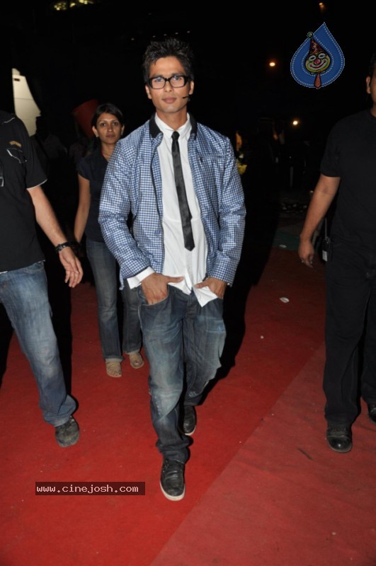 All Bollywood Stars At 16th Nokia Star Screen Awards Ceremony - 51 / 105 photos