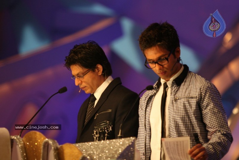 All Bollywood Stars At 16th Nokia Star Screen Awards Ceremony - 54 / 105 photos