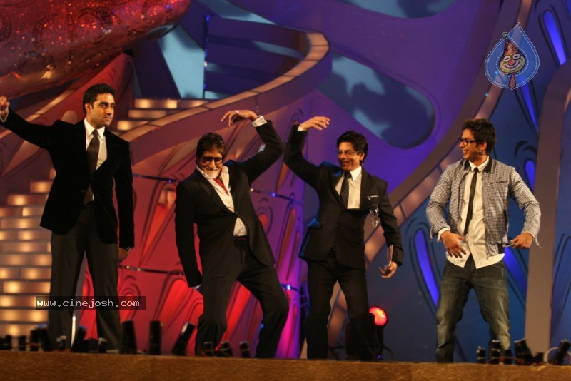 All Bollywood Stars At 16th Nokia Star Screen Awards Ceremony - 68 / 105 photos