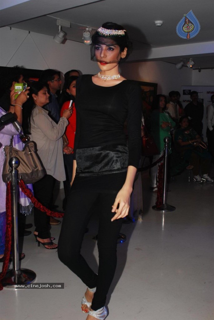 Amanaya Art n Sagar Samir IJ Fashion Show - 26 / 67 photos