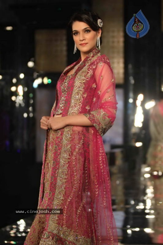 Aamby Valley Indian Bridal Week Day 2 - 24 / 74 photos