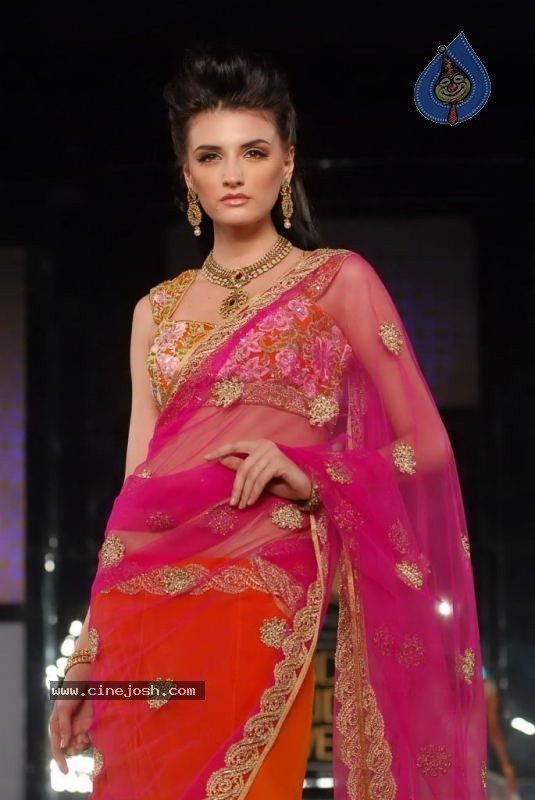 Aamby Valley Indian Bridal Week Day 2 - 34 / 74 photos