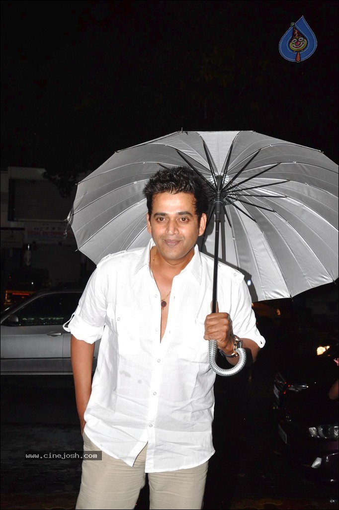 Ameesha Patel Bday Celebrations - 12 / 52 photos