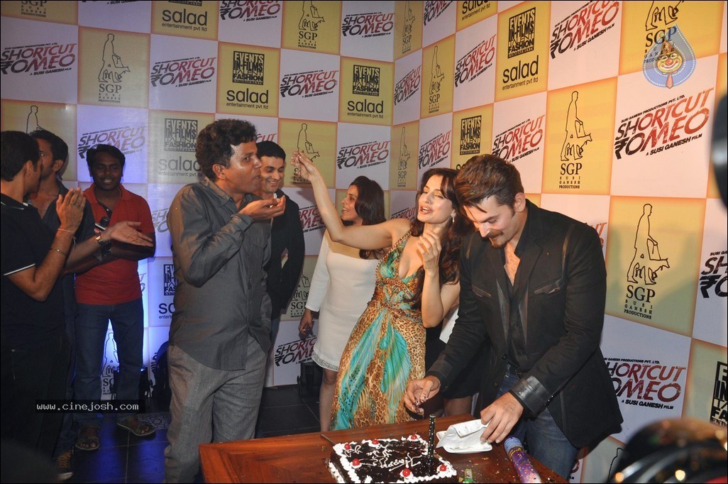 Ameesha Patel Bday Celebrations - 17 / 52 photos