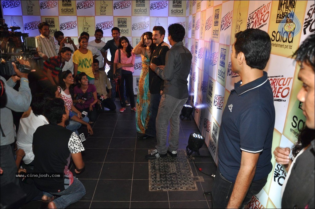 Ameesha Patel Bday Celebrations - 26 / 52 photos