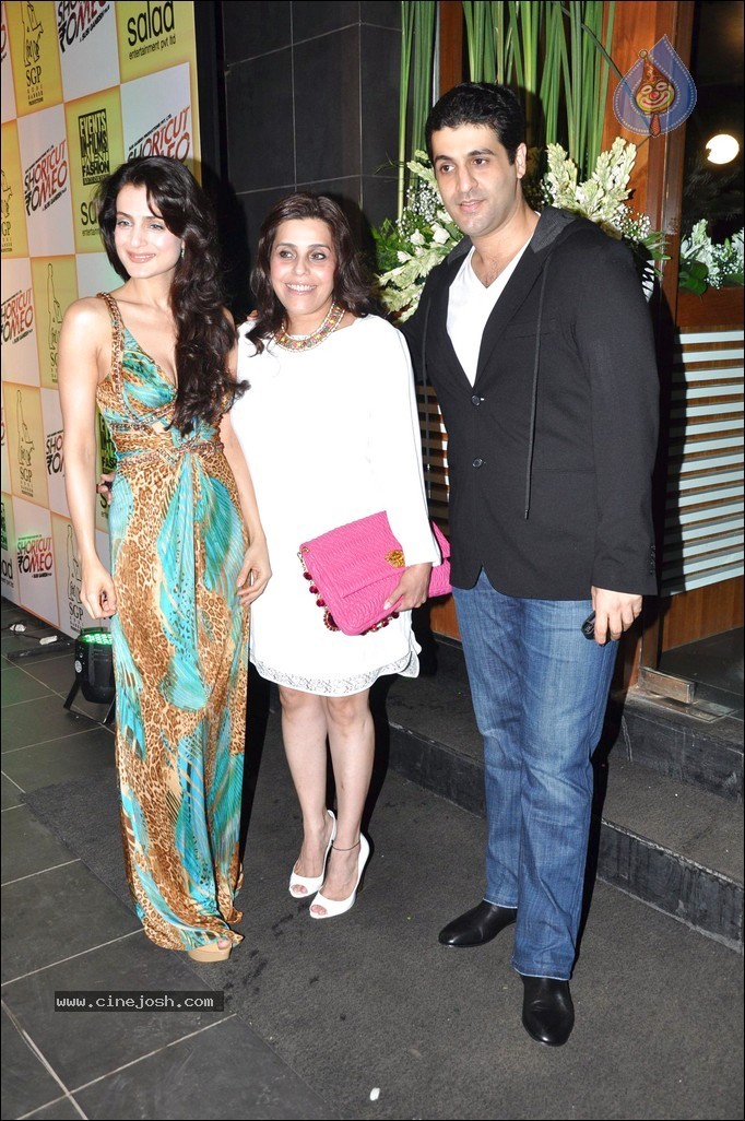 Ameesha Patel Bday Celebrations - 34 / 52 photos