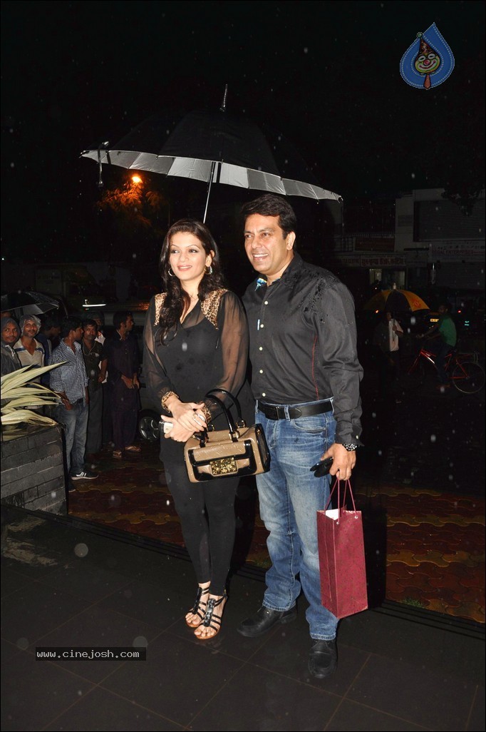 Ameesha Patel Bday Celebrations - 51 / 52 photos