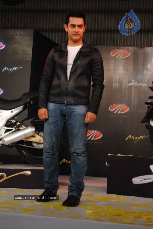 Amir Khan Launches Mahindra New Bikes - 26 / 35 photos