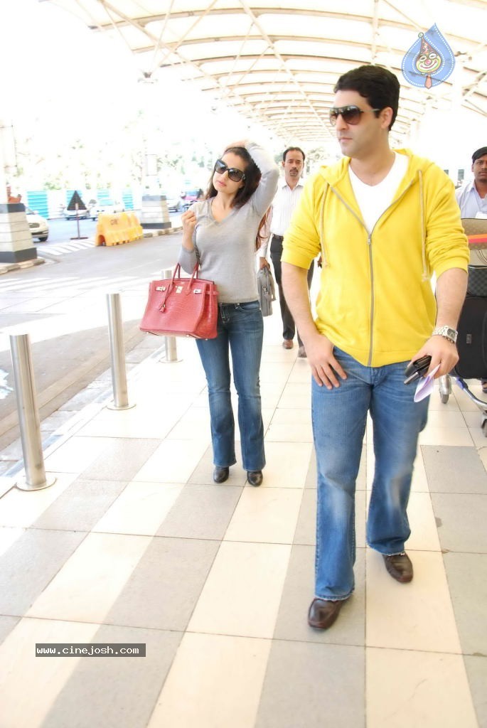 Amisha Patel Snapped at Airport - 1 / 10 photos
