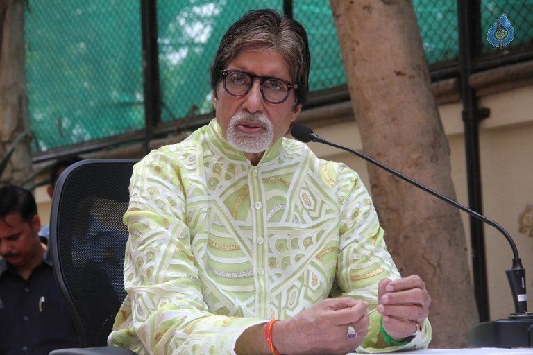 Amitabh Bachchan Birthday Meet - 19 / 21 photos
